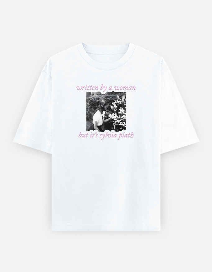 img_df5aa84dfe581e.jpg Sylvia Plath - Oversized Classic T-Shirt
