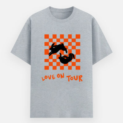 Love On Tour - Basic T-Shirt