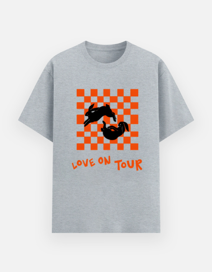 Love On Tour - Basic T-Shirt