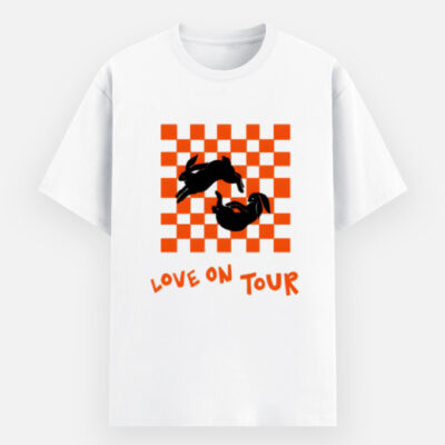 Love On Tour - Basic T-Shirt