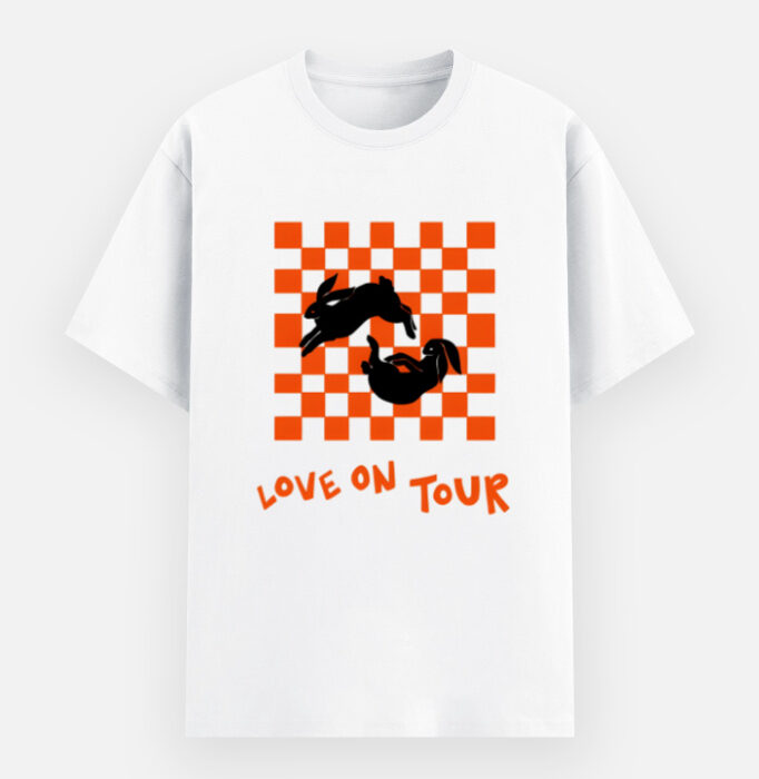 Love On Tour - Basic T-Shirt