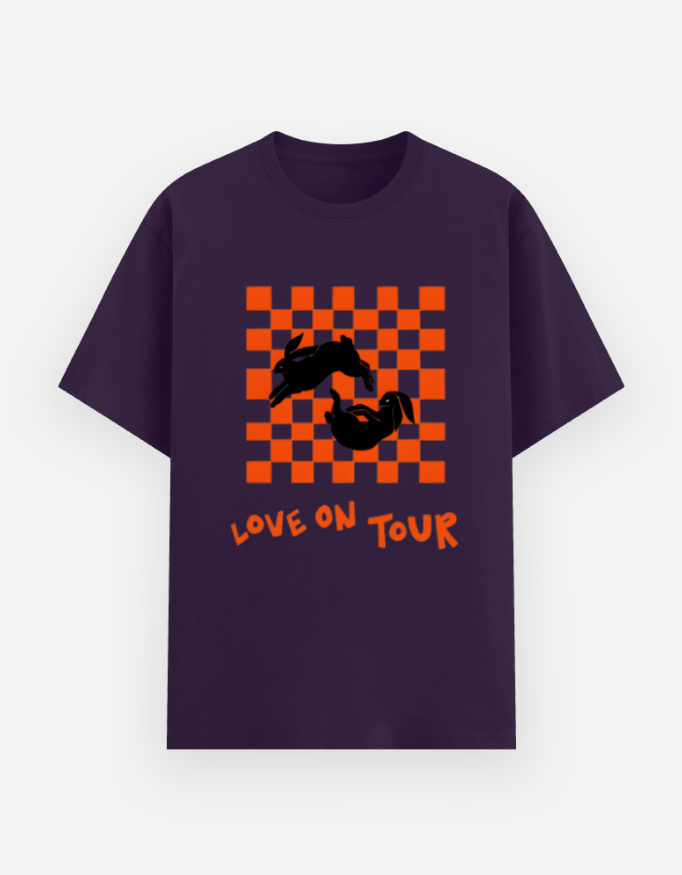 Love On Tour - Basic T-Shirt