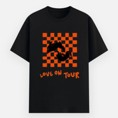 Love On Tour - Basic T-Shirt