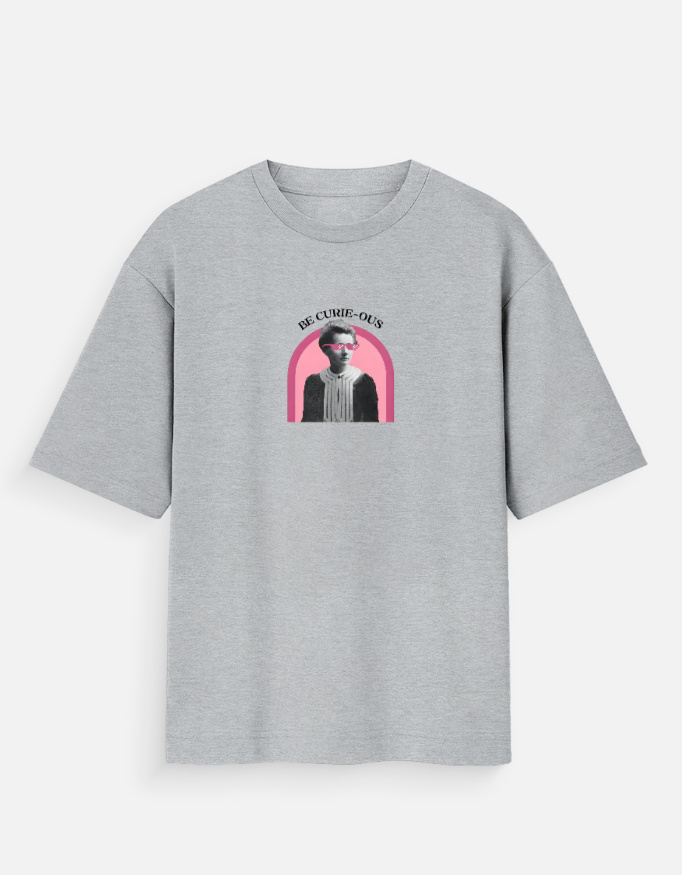 img_6fa5af5b8a21ba.jpg Marie Curie - Oversized T-Shirt